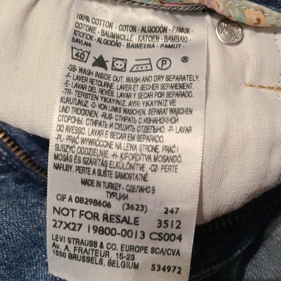 Levi's Straight Leg Jeans - Picture 16 of 16